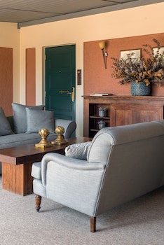 Kefalari Suites
