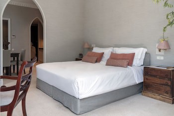 Kefalari Suites