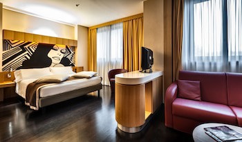 Crowne Plaza Milan City by IHG galeri fotoğrafı