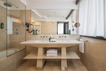 Crowne Plaza Milan City by IHG fotoğrafı
