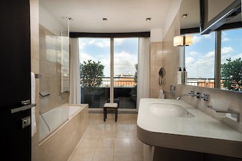 Crowne Plaza Milan City by IHG galeri fotoğrafı