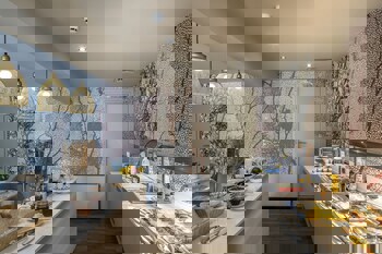 Almond Business Hotel