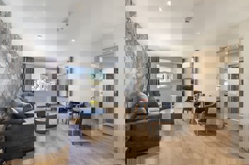 Almond Business Hotel