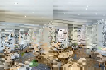 Almond Business Hotel