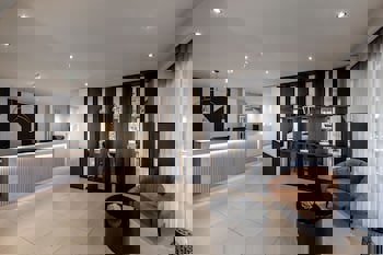 Almond Business Hotel