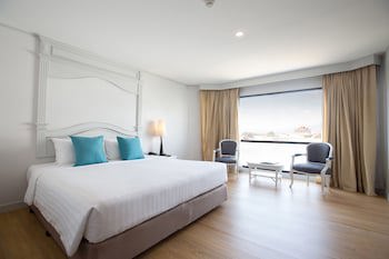 Ch Hotel