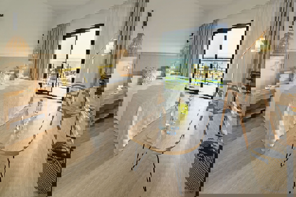 Cabogata Beach Hotel