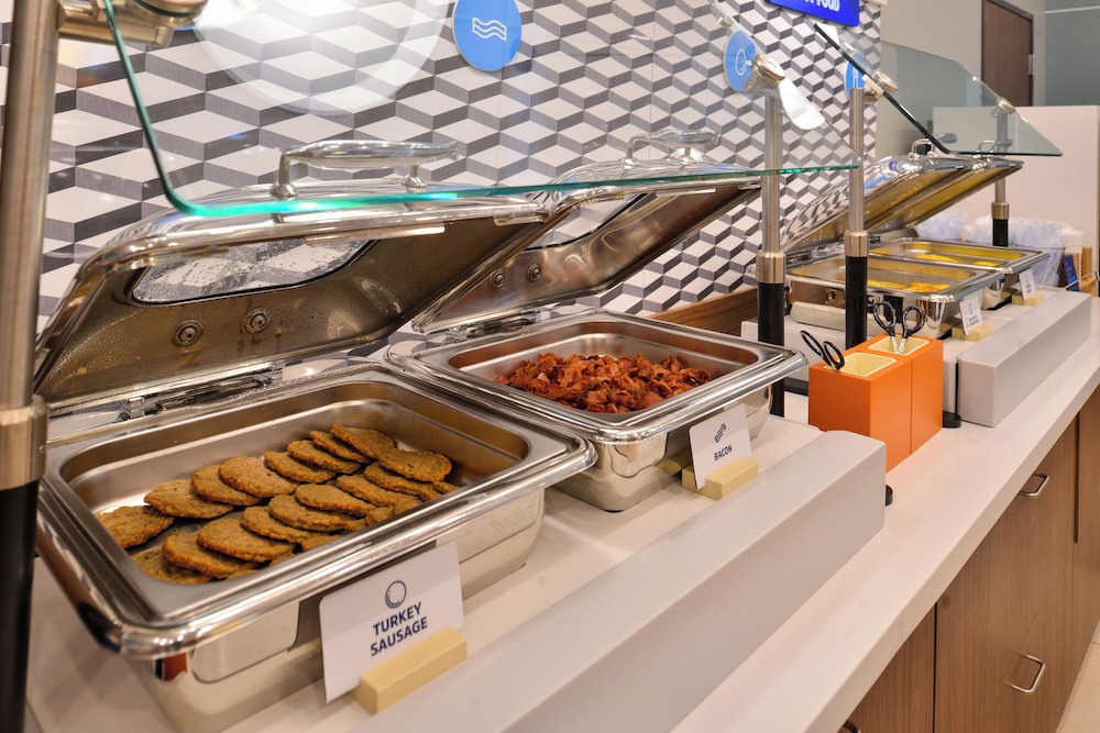 Holiday Inn Express Hotel & Suites Toronto - Markham