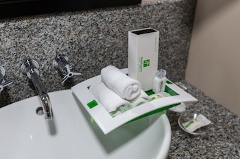 Holiday Inn Dubai - Al Barsha by IHG galeri fotoğrafı