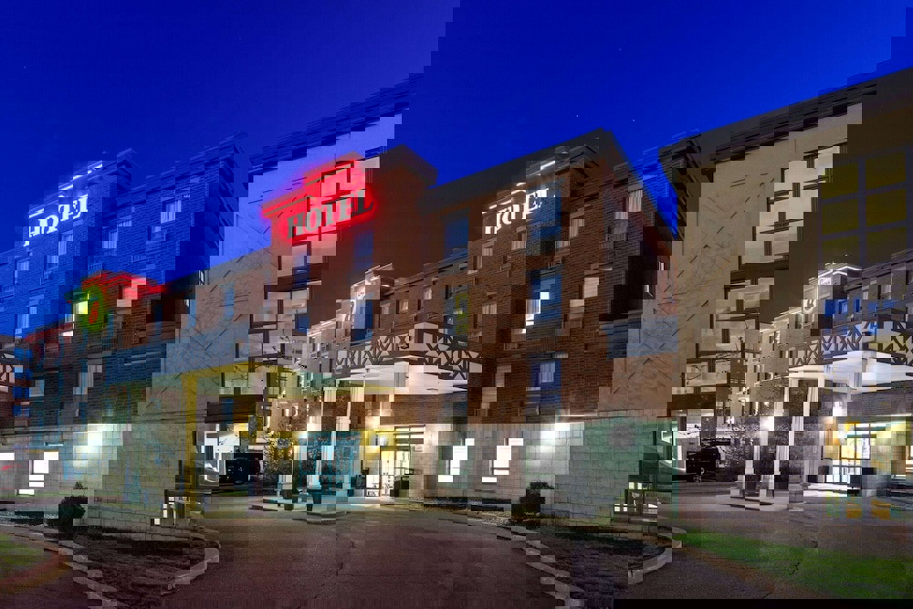 Super 8 by Wyndham Lachenaie/Terrebonne