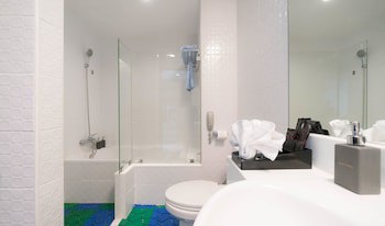 Furamaxclusive Asoke Hotel