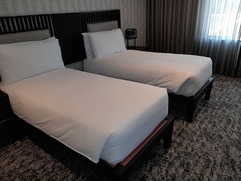 Golden Horse Hotel