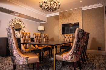 Golden Horse Hotel