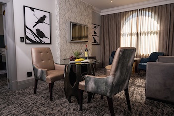Golden Horse Hotel