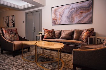 Golden Horse Hotel