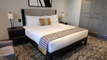Golden Horse Hotel
