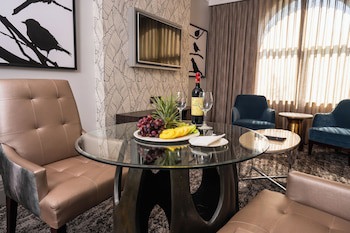 Golden Horse Hotel