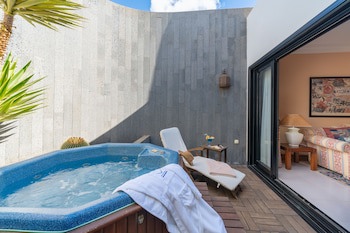 Villa Vik Hotel Boutique – Adults Only
