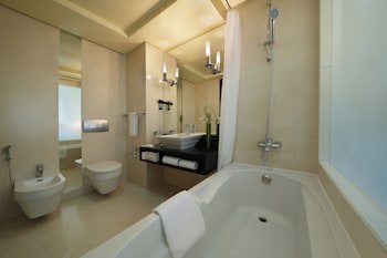 Kingsgate Hotel Abu Dhabi by Millennium galeri fotoğrafı