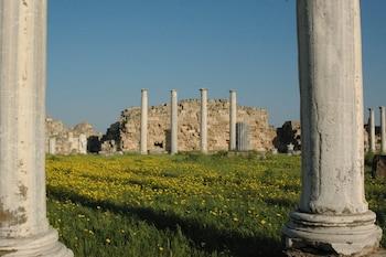 Hera Kyrenia Gardens