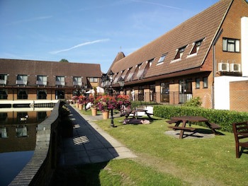 Lakeside International Hotel