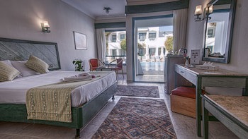 Falcon Hills Hotel