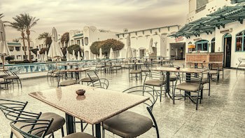 Falcon Hills Hotel