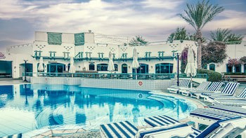 Falcon Hills Hotel