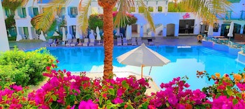 Falcon Hills Hotel