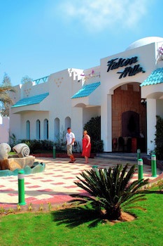 Falcon Hills Hotel