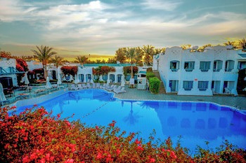Falcon Hills Hotel