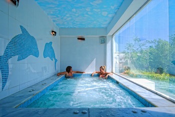 Falcon Hills Hotel