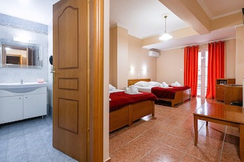 Faros 2 Hotel