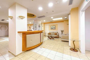 Faros 2 Hotel