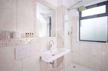 Guildford Manor Hotel & Spa