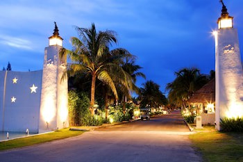 Dhevan Dara Resort & Spa