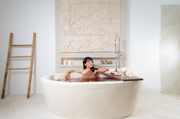 Dhevan Dara Resort & Spa