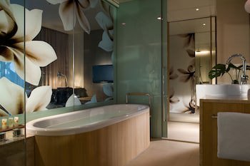 Crowne Plaza Changi Airport, An Ihg Hotel