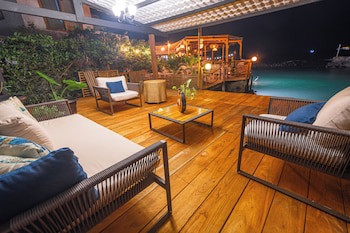 Blu Galapagos Sustainable Waterfront Lodge