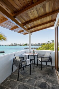 Blu Galapagos Sustainable Waterfront Lodge