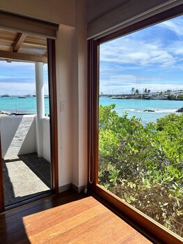 Blu Galapagos Sustainable Waterfront Lodge
