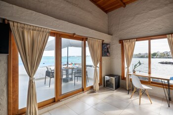 Blu Galapagos Sustainable Waterfront Lodge