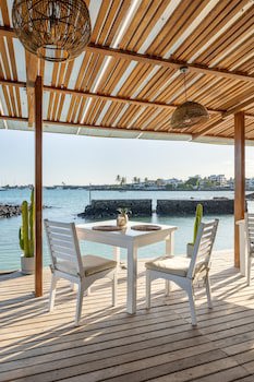 Blu Galapagos Sustainable Waterfront Lodge