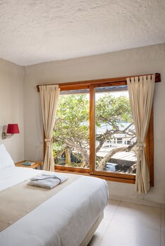 Blu Galapagos Sustainable Waterfront Lodge