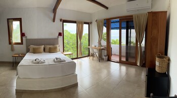 Blu Galapagos Sustainable Waterfront Lodge