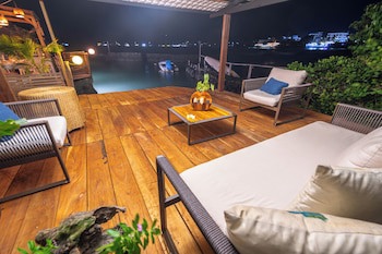 Blu Galapagos Sustainable Waterfront Lodge