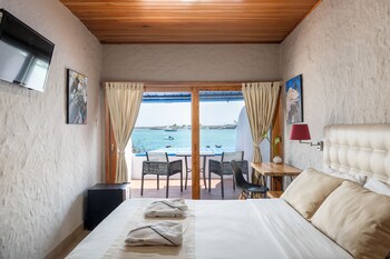 Blu Galapagos Sustainable Waterfront Lodge