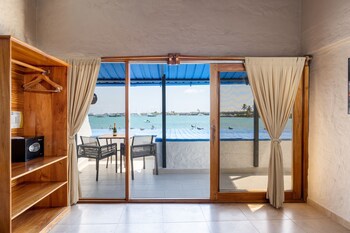 Blu Galapagos Sustainable Waterfront Lodge