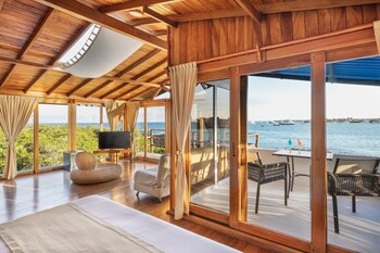 Blu Galapagos Sustainable Waterfront Lodge