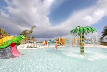 Grand Palladium Lady Hamilton Resort & Spa All Inclusive